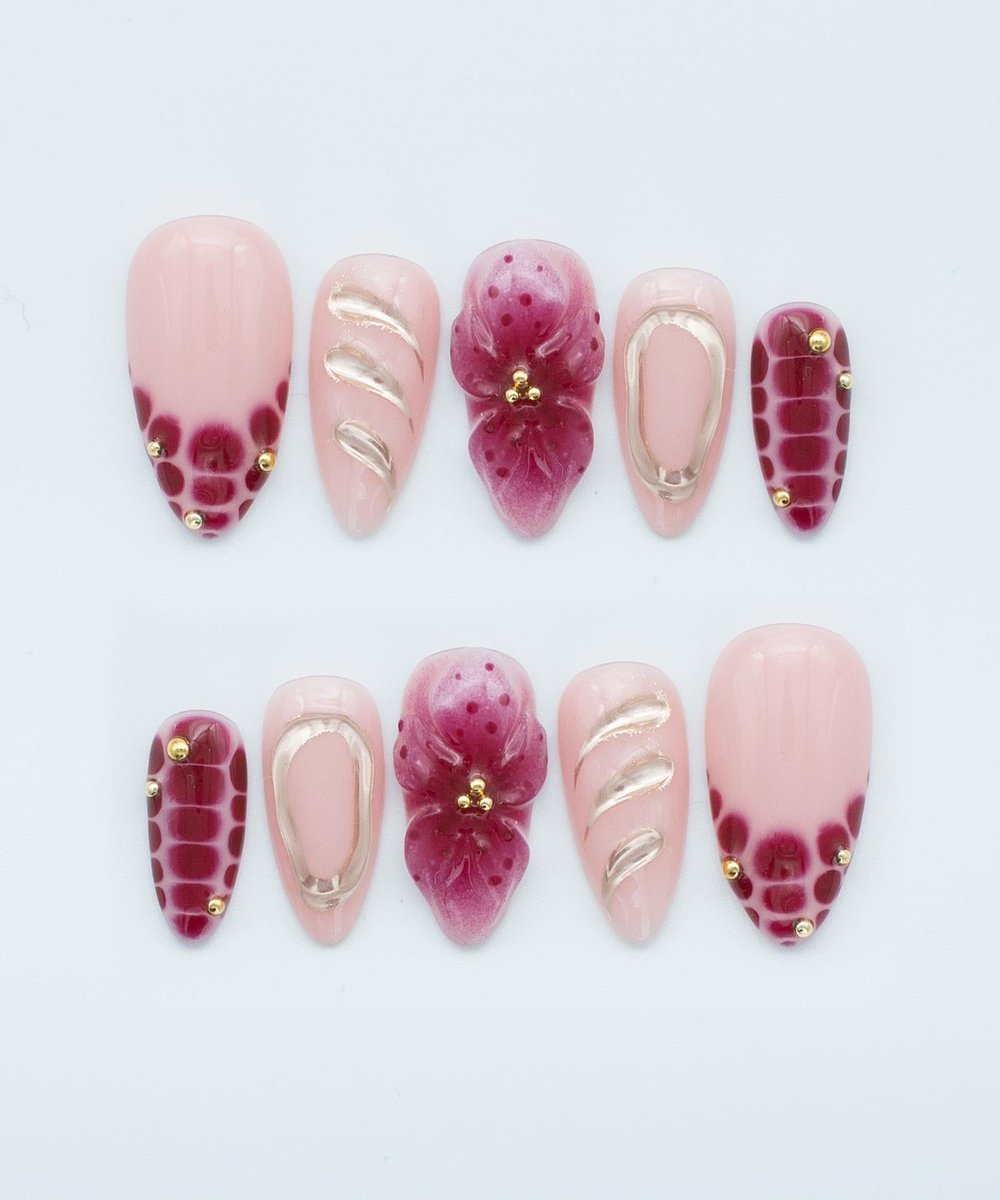 Blooming Flowers Protez Jel Takma Tırnak - El Yapımı Kalıcı Oje Nail Art 3D Gold Chrome - NC138