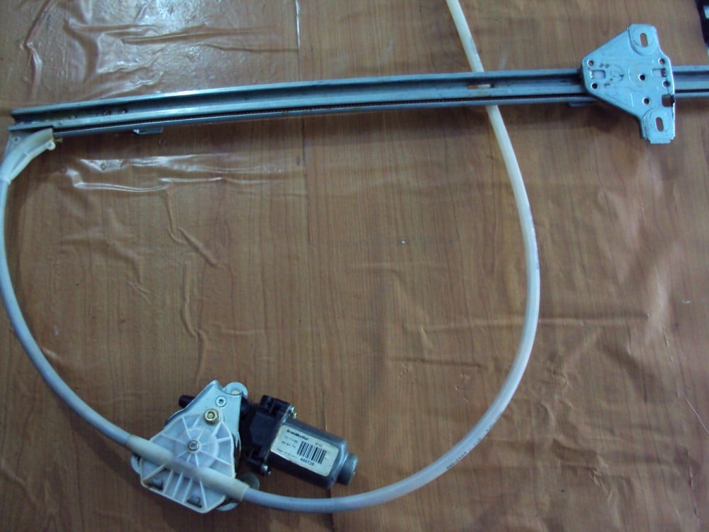 CAM KRİKOSU SAĞ MOTORLU RENAULT MASTER 98 =>, OPEL MOVANO 01 =>,IVECO DAILY 99 => 44310 