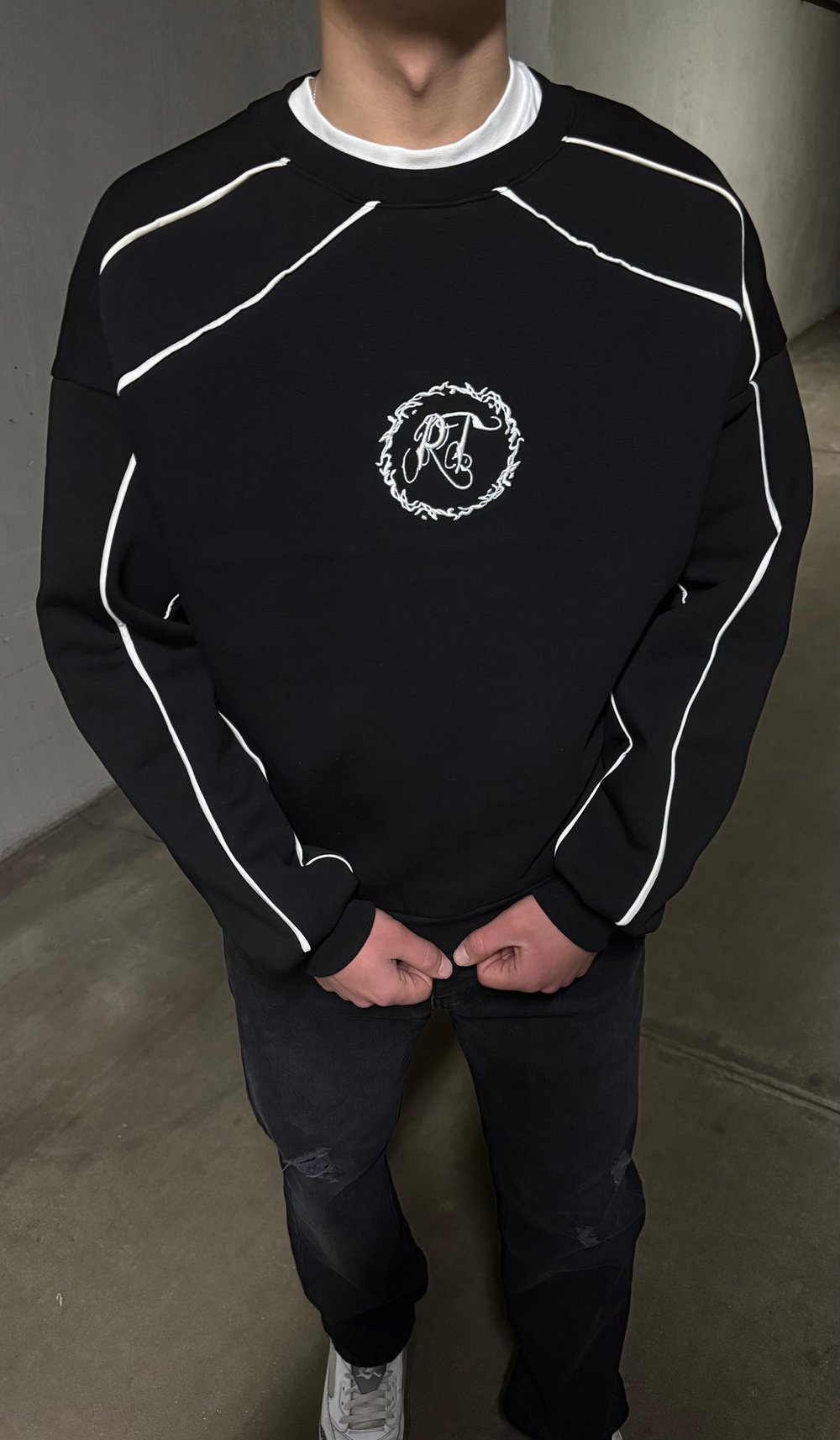 Nakış Detaylı Oversize Erkek Sweatshirt – siyah
