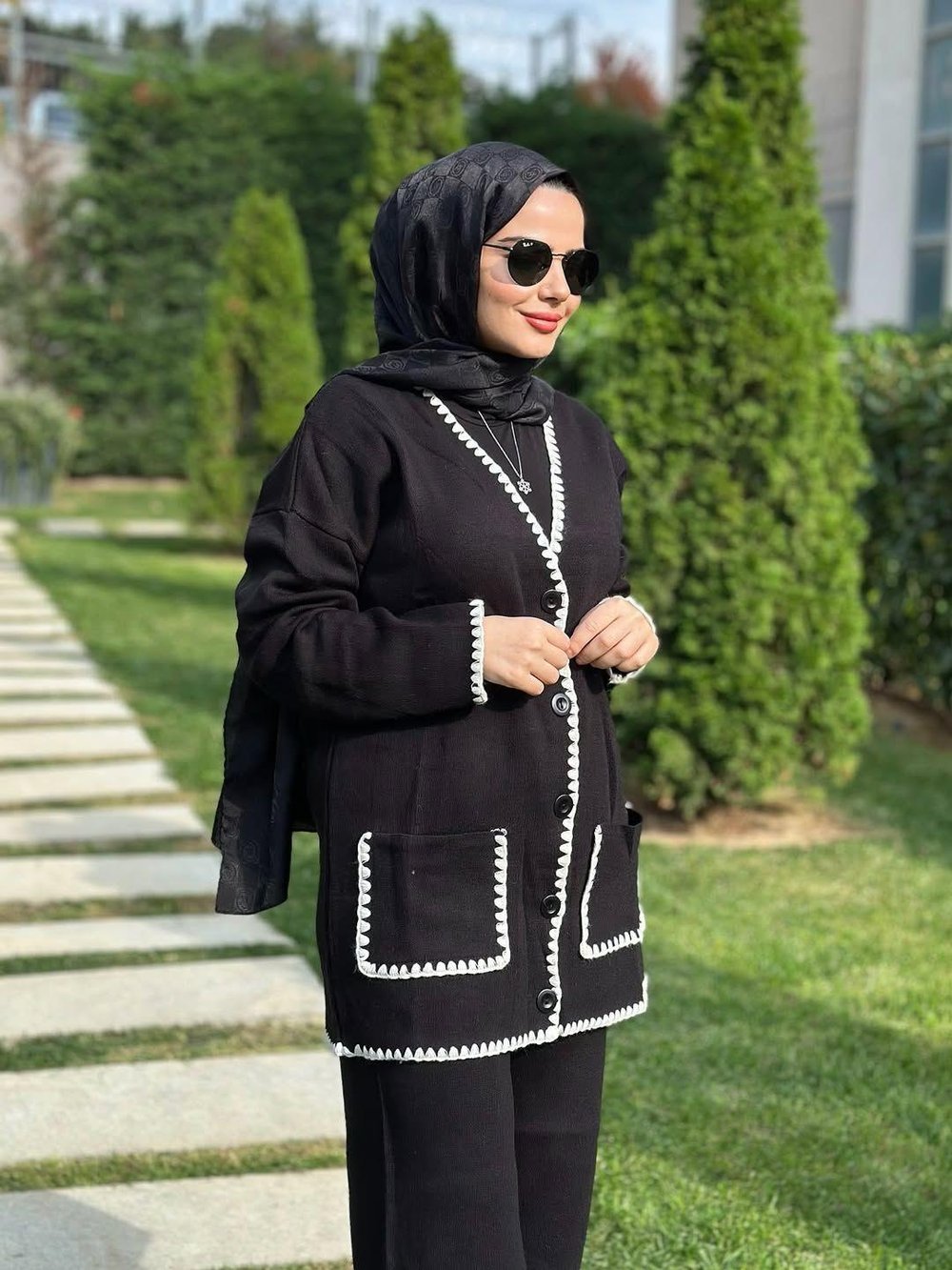 Biye Detaylı Siyah Triko Takım