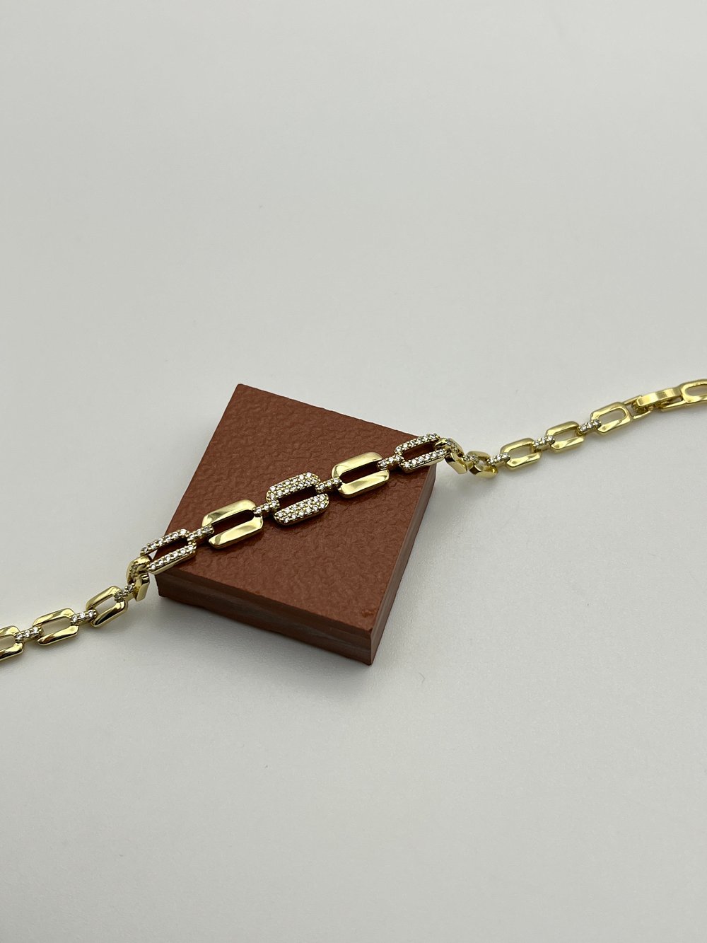Xuping 14K Gold Kuyumcu Model Taşlı  Ataç Vip Bileklik (17+2)