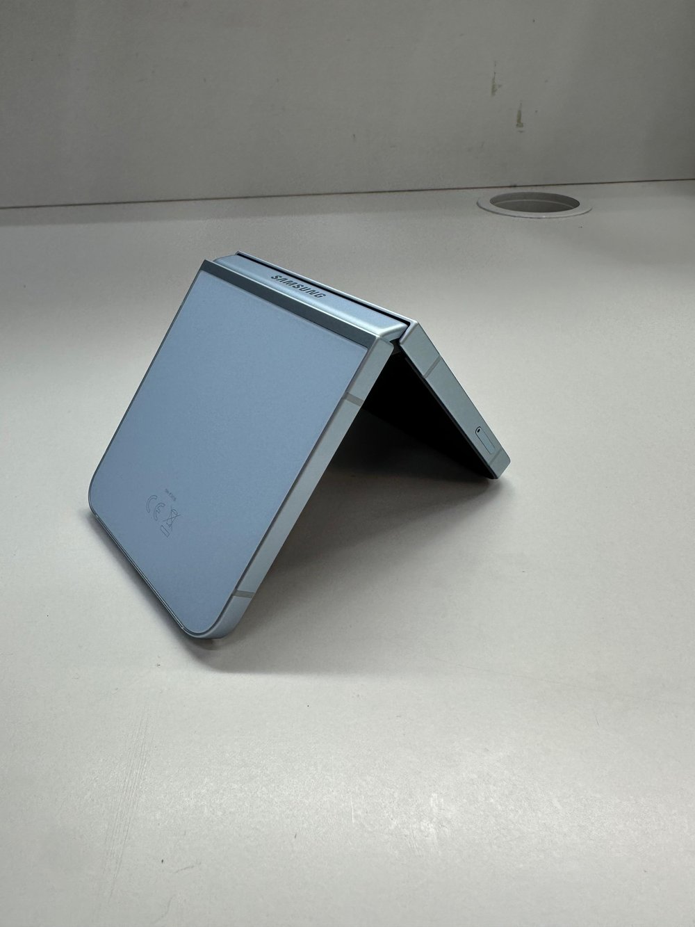 Samsung Z Flip 6 - 256 GB -Mavi