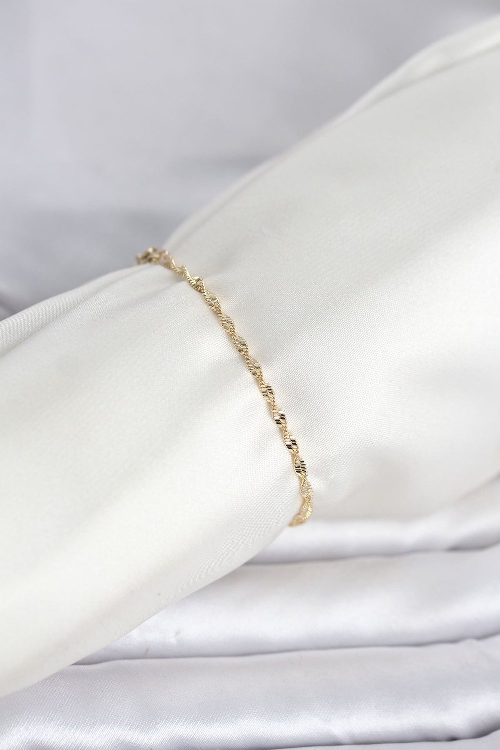 CM 14K Gold Renk Yassı Ezme Burgu Model Kadın Bileklik