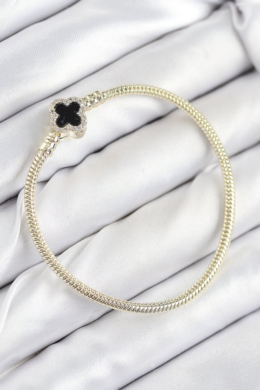 Pirinç Charm Zirkon Taşlı Yonca Model Gold Renk Kadın Bileklik