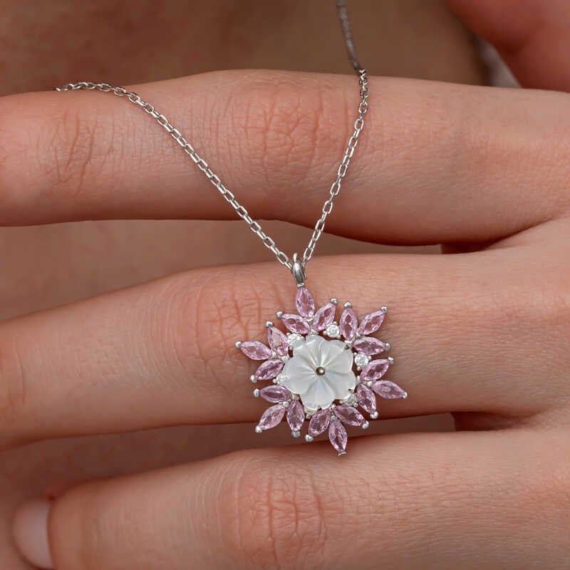 Gümüş Pembe Lotus Desenli Çiçek Kadın Kolye