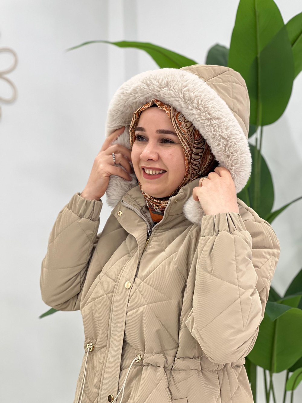 Bej Şişme Mont