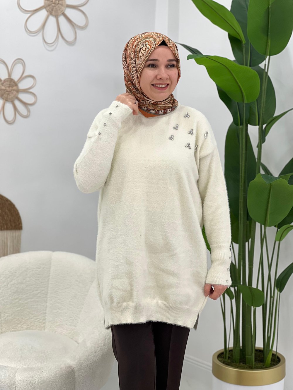 Ekru Angora Taşlı Kazak