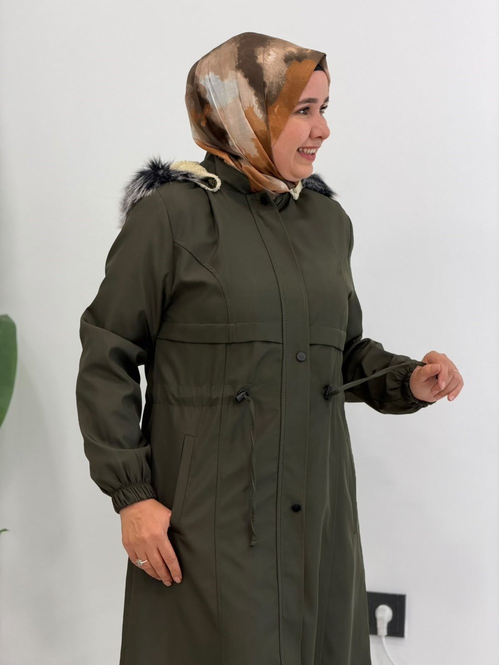 Haki Yarım Peluş Parka