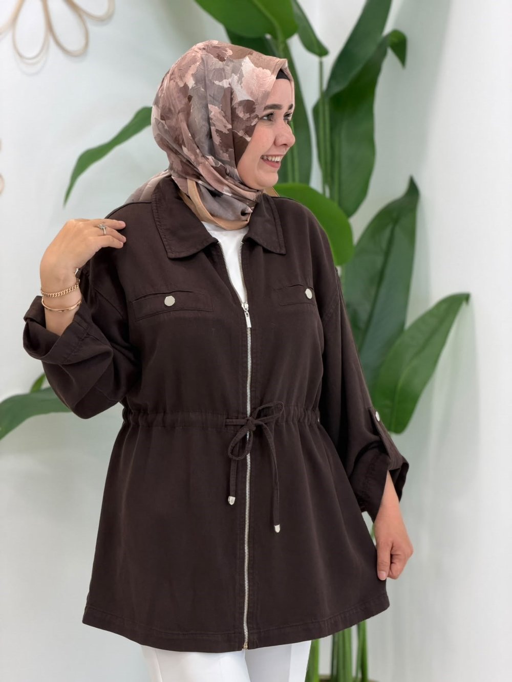 Kahve Beli Bağcıklı Kap