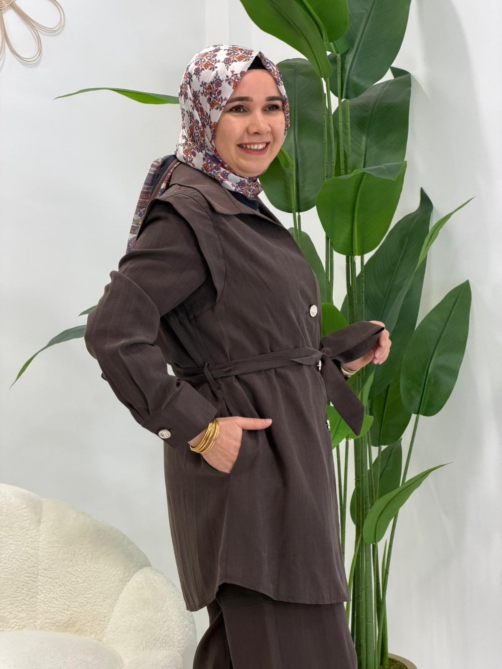 Kahve Önü Düğmeli 3 lü Pantolonlu Takım