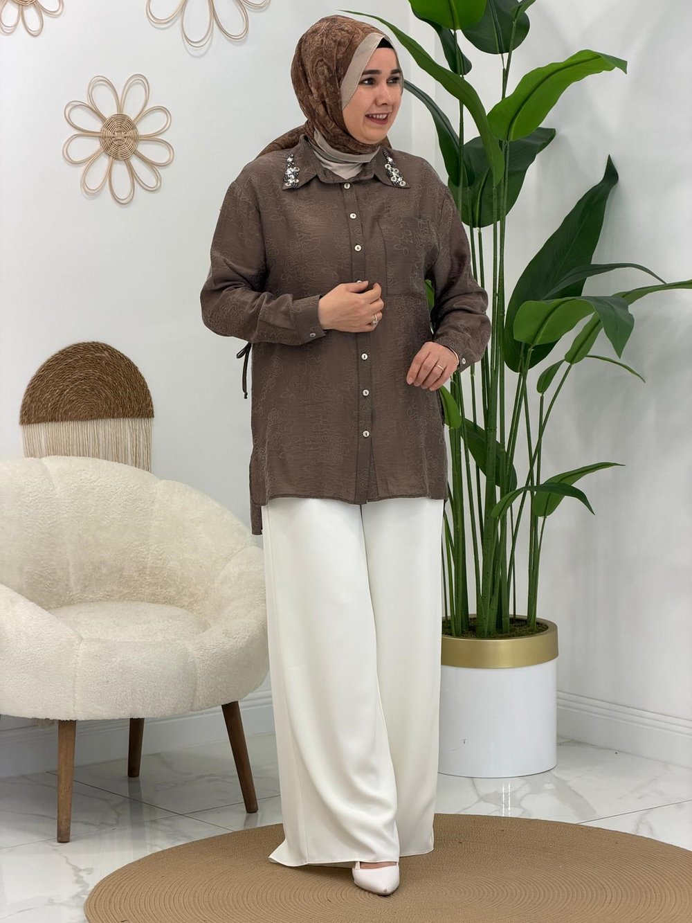 Kahve Yakası Taş Detaylı Tunik