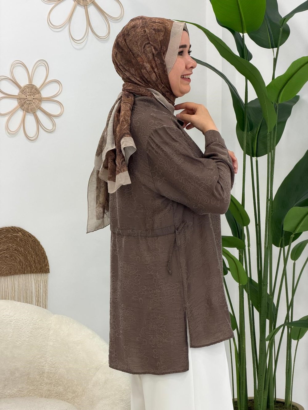 Kahve Yakası Taş Detaylı Tunik