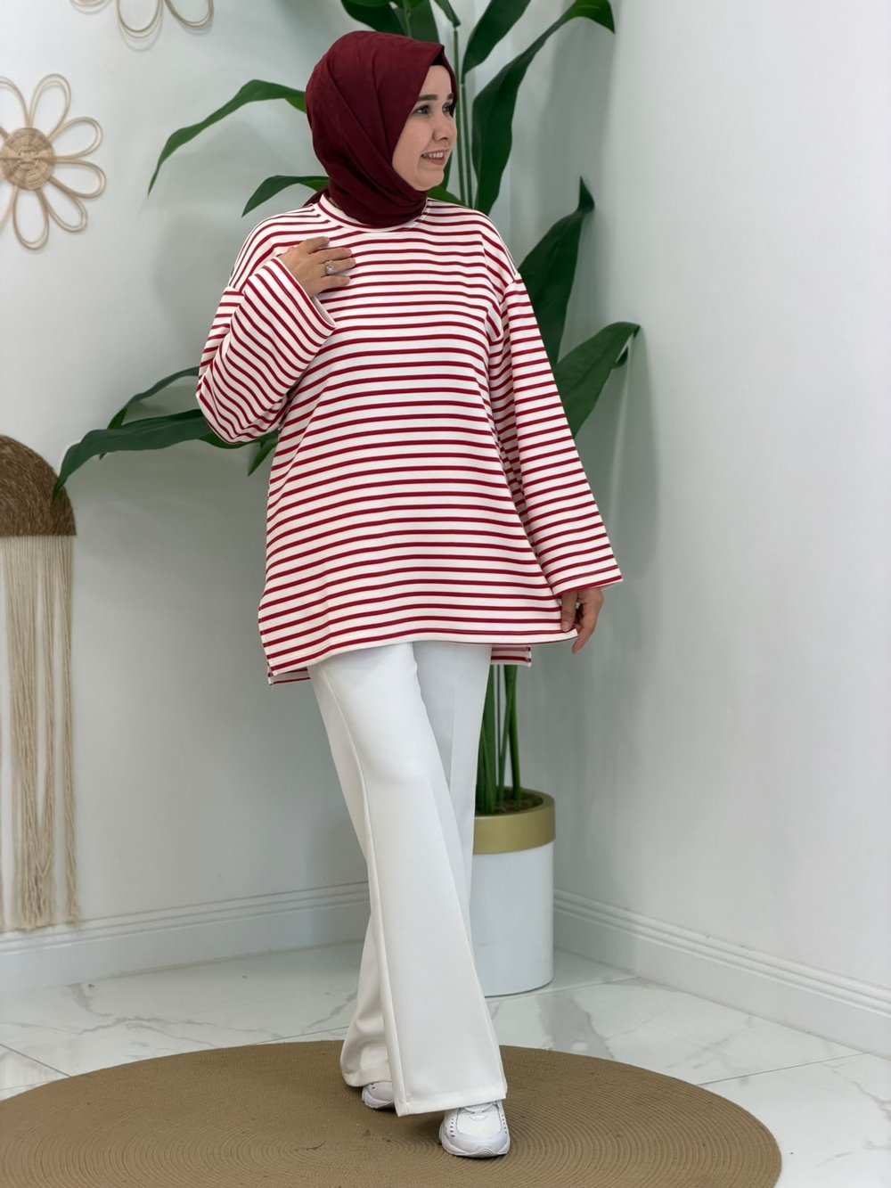Kırmızı Çizgili Spor Sweatshirt