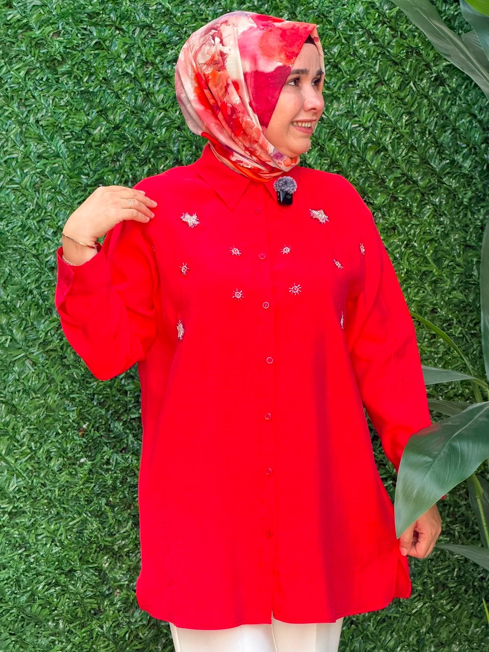 Kırmızı Taş İşlemeli  Gömlek