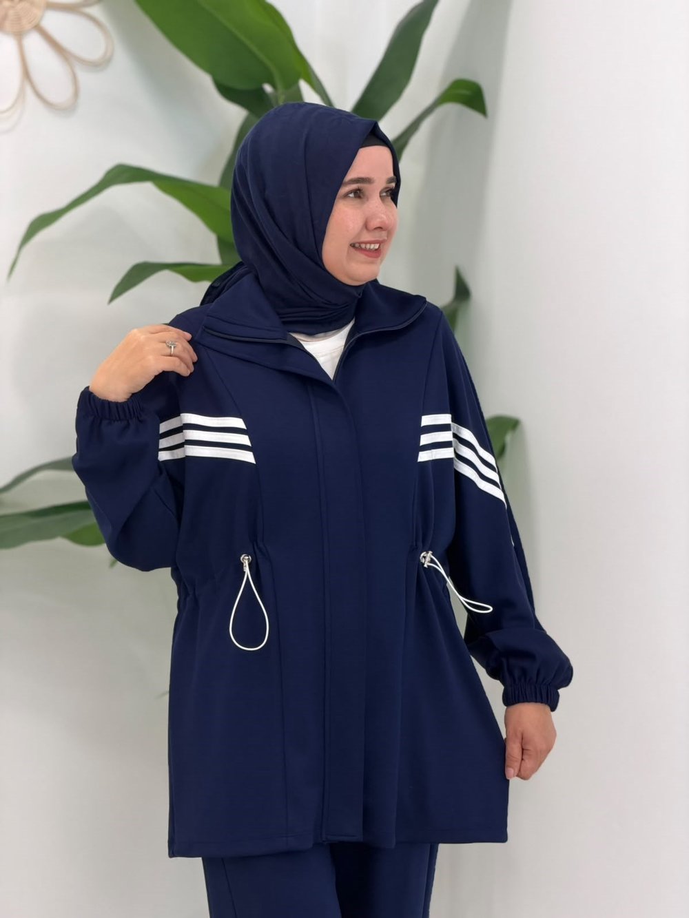 Lacivert Şerit Detaylı Spor Takım