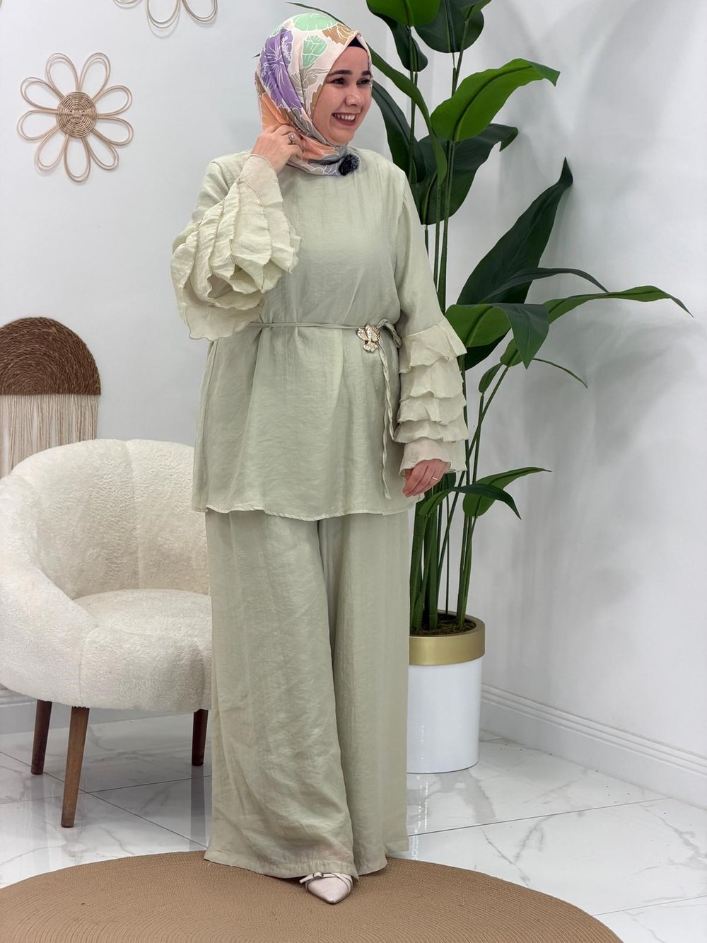 Mint Yeşil Kolları Fırfırlı Takım
