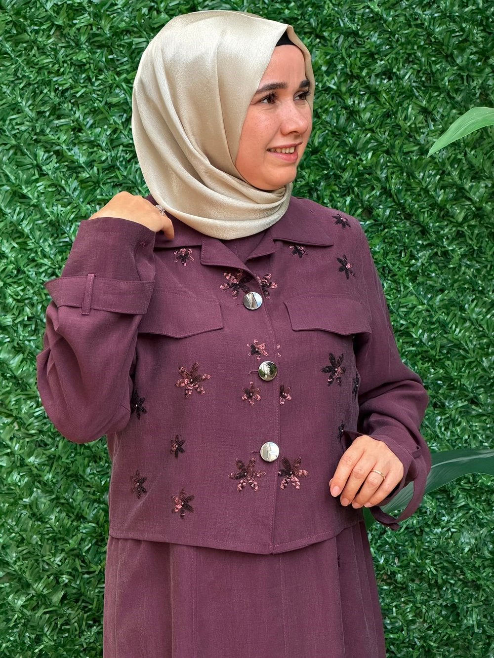 Mürdüm Taş İşlemeli Kısa Ceketli Elbise