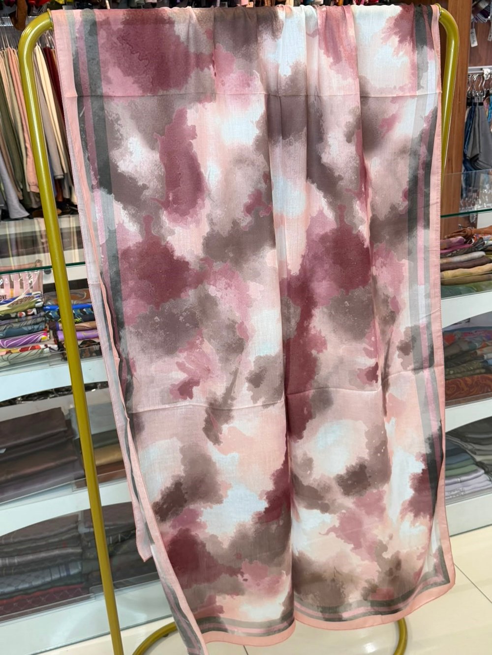 Mürdüm ve Pembe Batik Efektli Kamuflaj Desenli Pamuk Şal