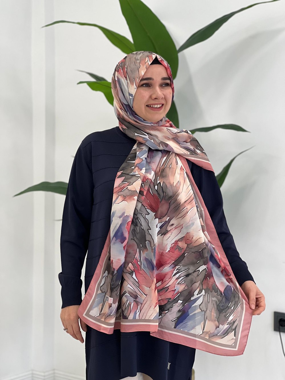 Pembe Desenli Şal