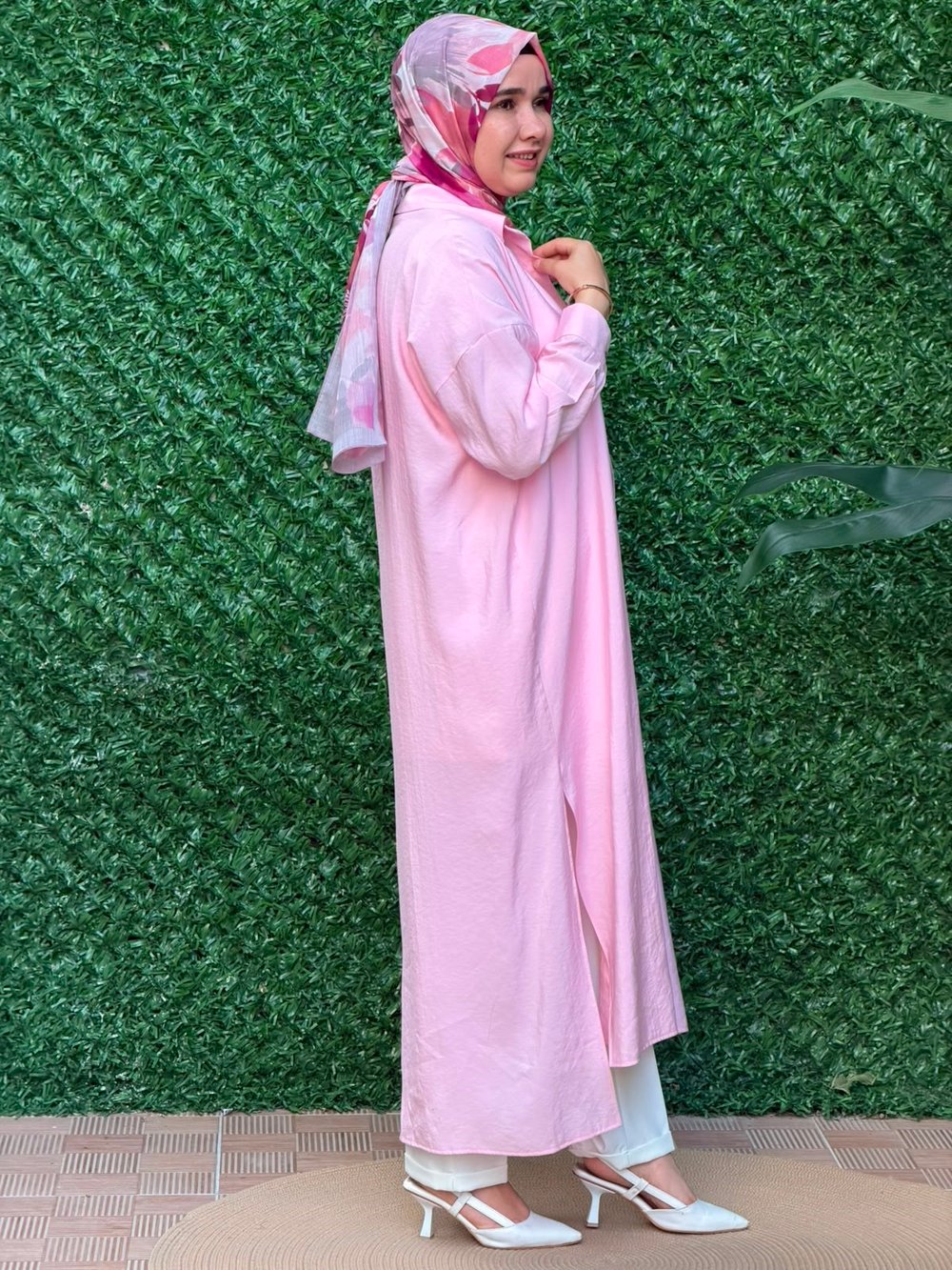 Pembe Yan Yırtmaçlı Yeni Sezon Tunik