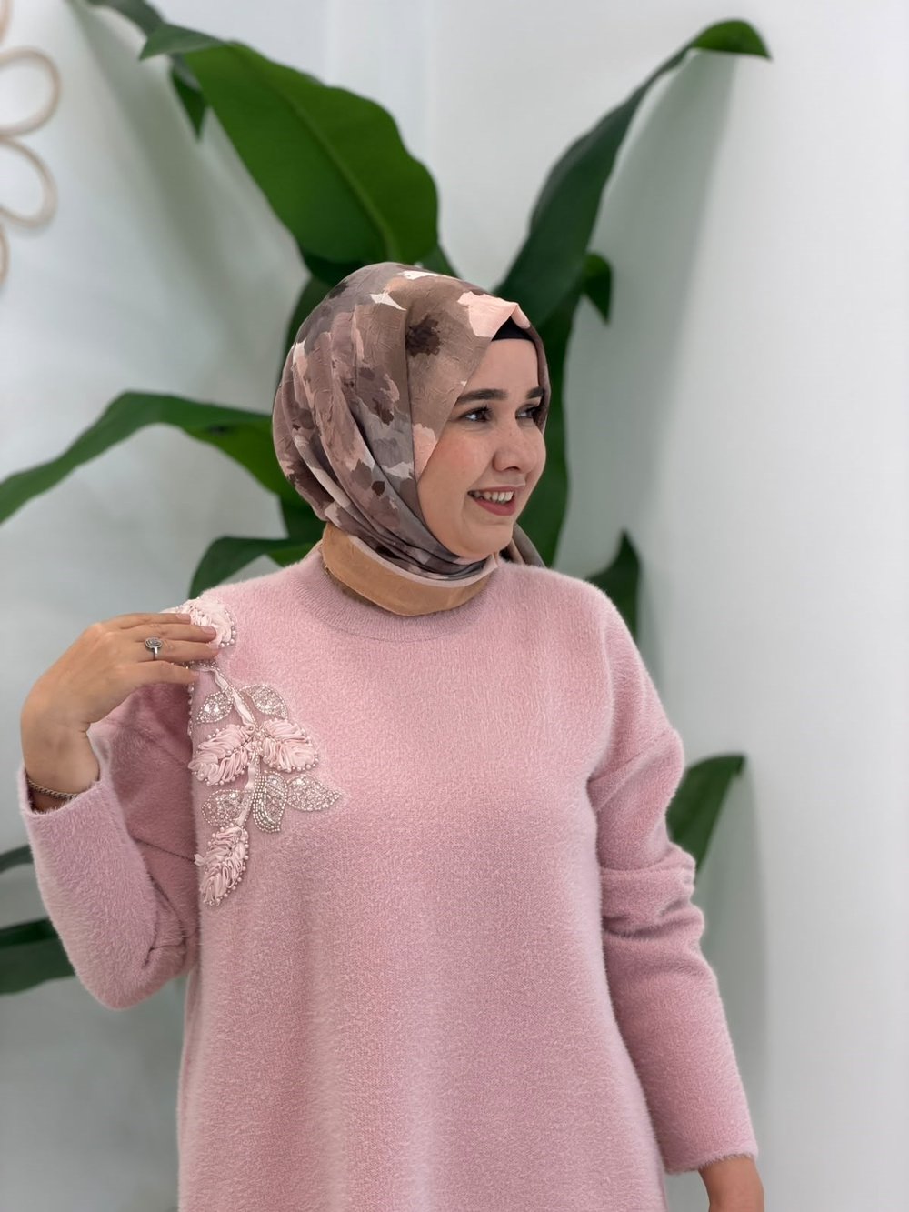 Pembe Yumoş Angora Kazak