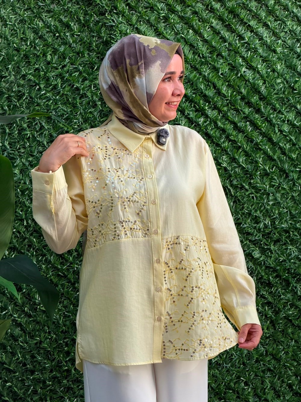 Sarı Önü Pul ve Payet İşlemeli Tunik 