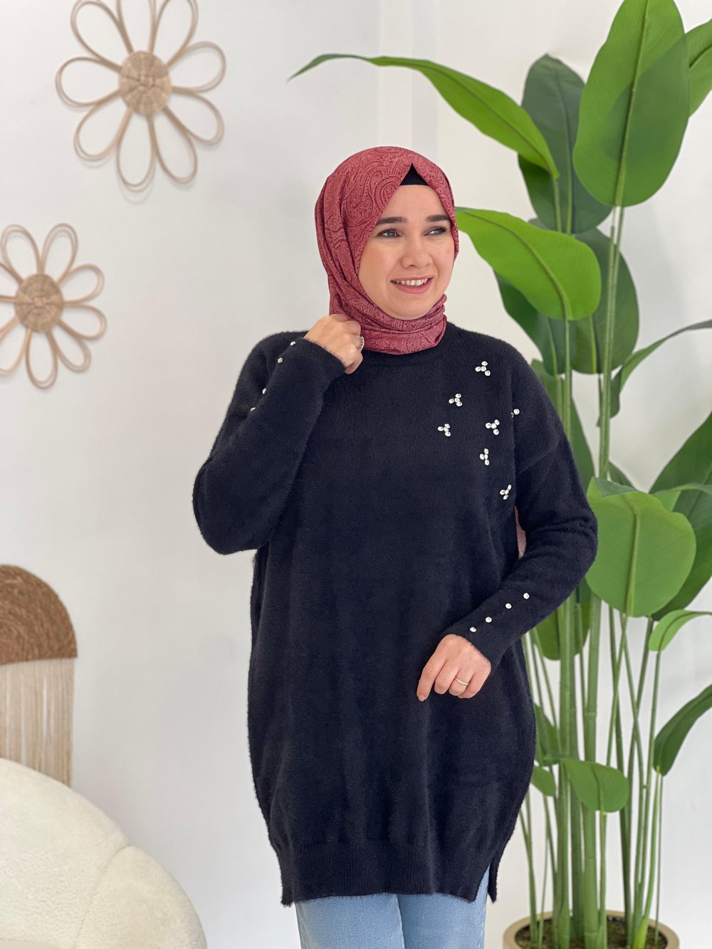 Siyah Angora Taşlı Kazak