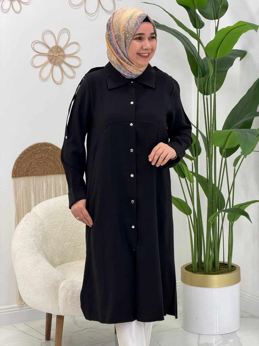 Siyah Çıtçıtlı Giyçık Kap