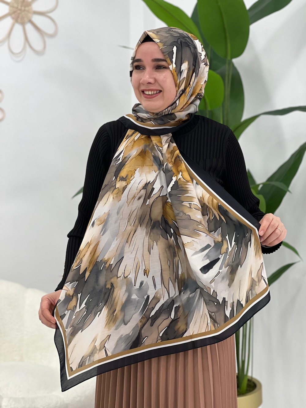 Siyah Desenli Şal