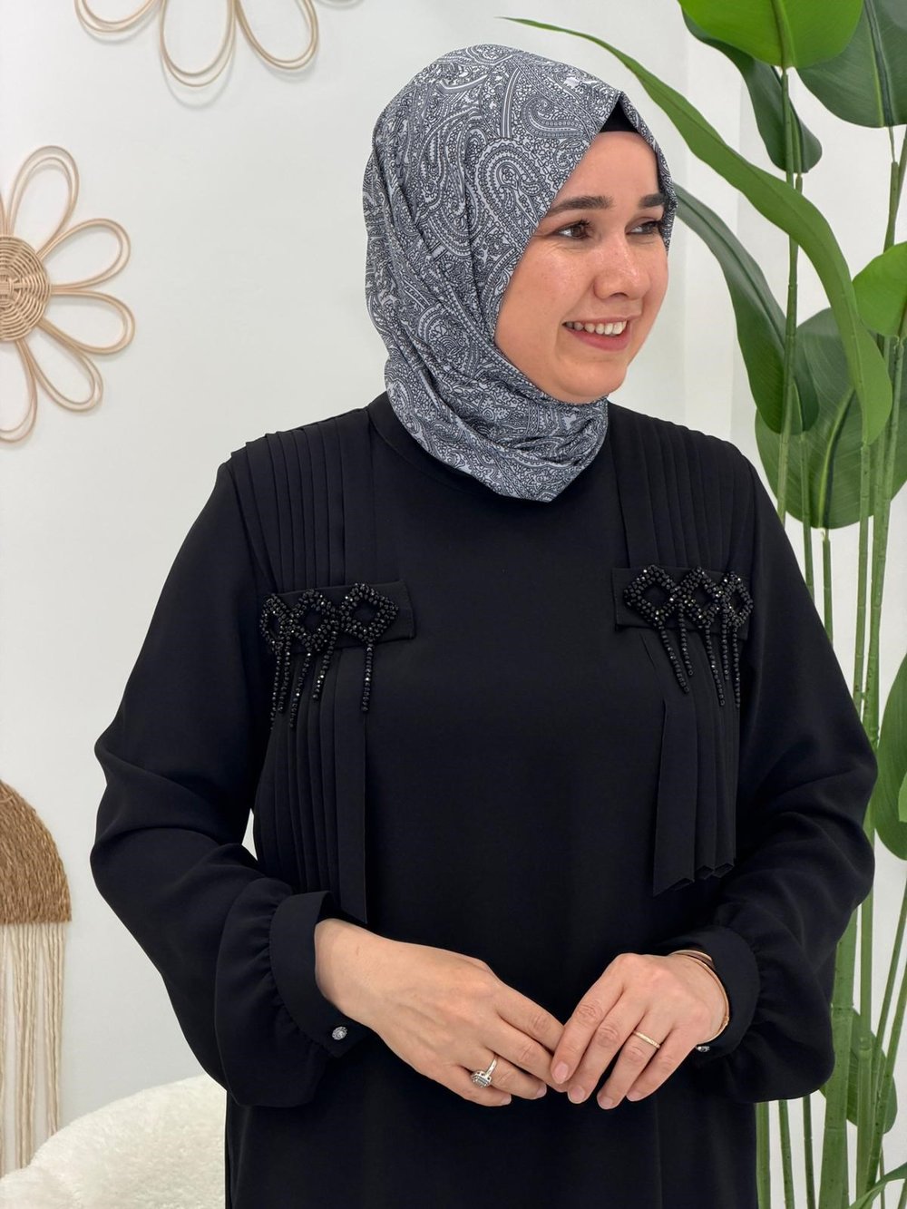 Siyah Omuz Detaylı Tunik