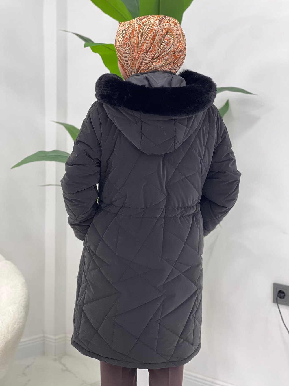 Siyah Şişme Mont