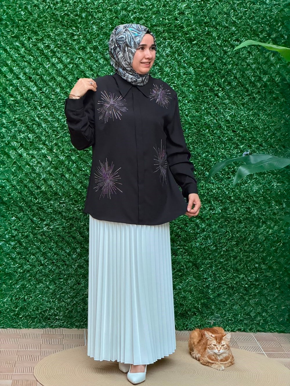Siyah Taş İşlemeli Gömlek Yaka Tunik