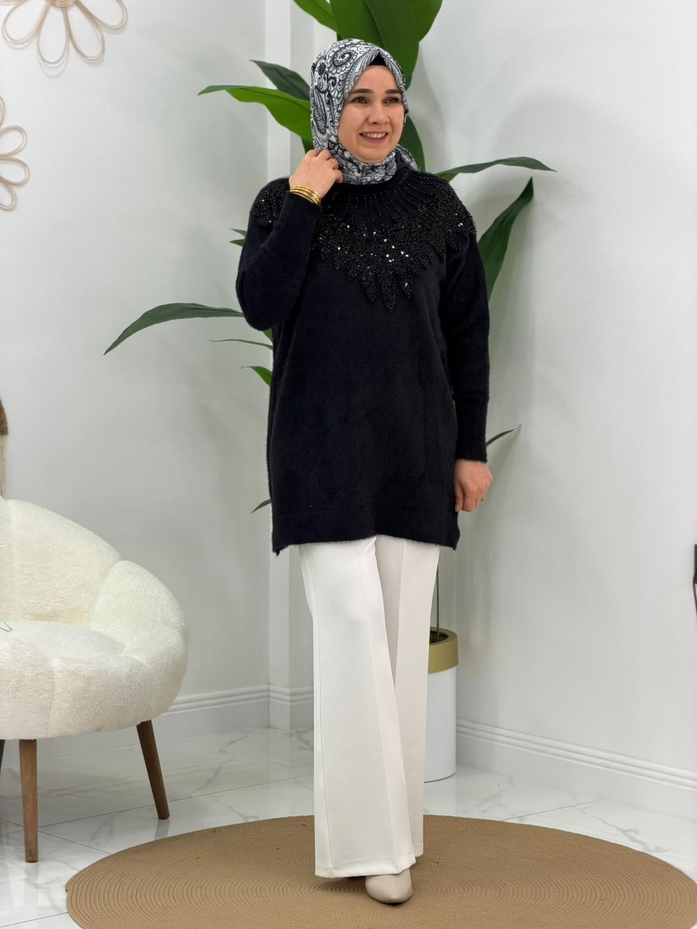 Siyah Taşlı Angora Kazak