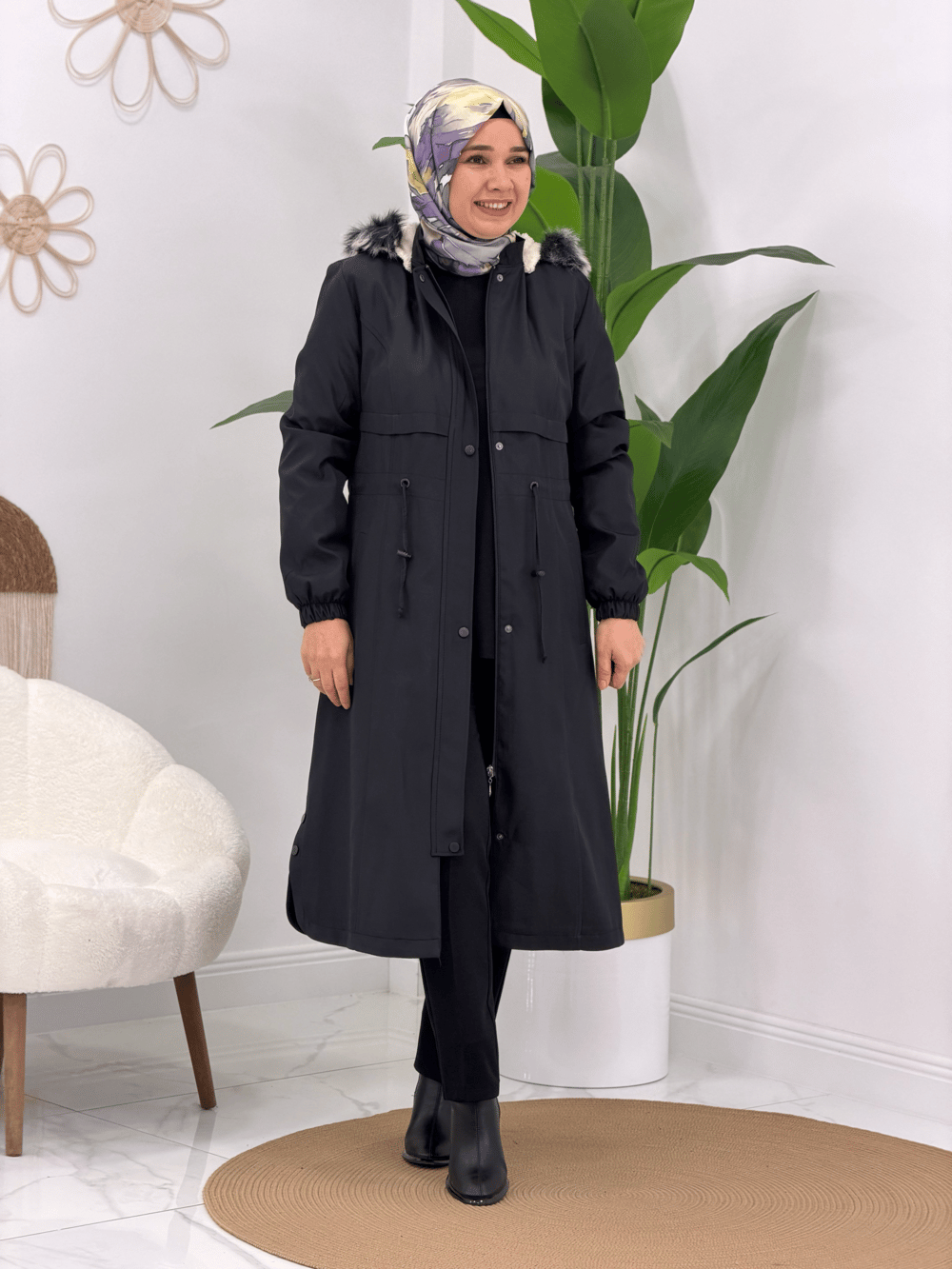 Siyah Yarım Peluş Parka 
