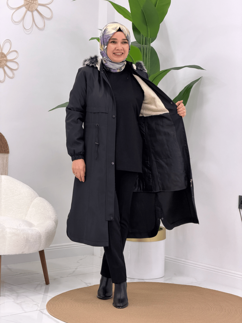 Siyah Yarım Peluş Parka 