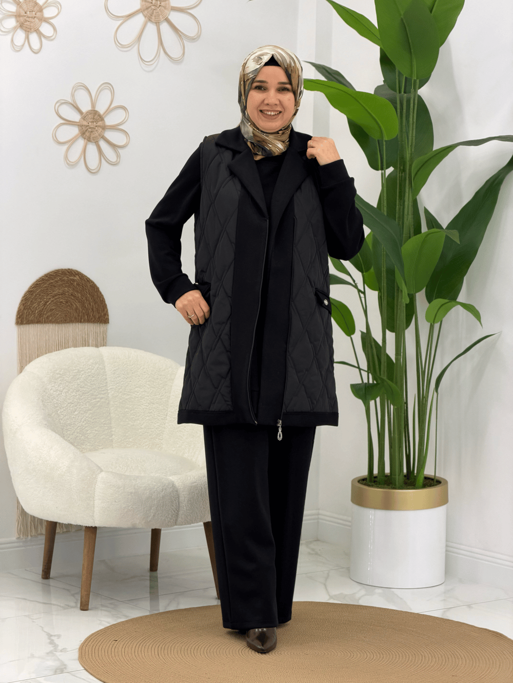 Siyah Yelekli Üçlü Takım 