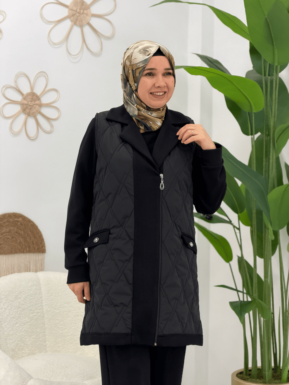 Siyah Yelekli Üçlü Takım 