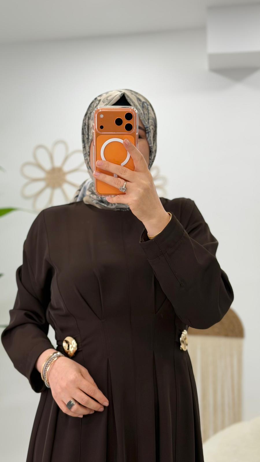 tokalı kahve elbise