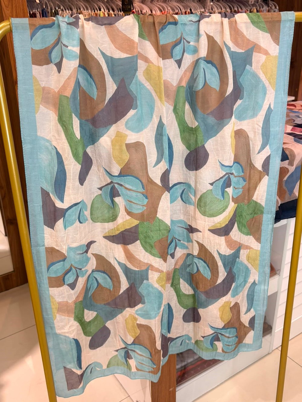 Yaprak Desenli Şal