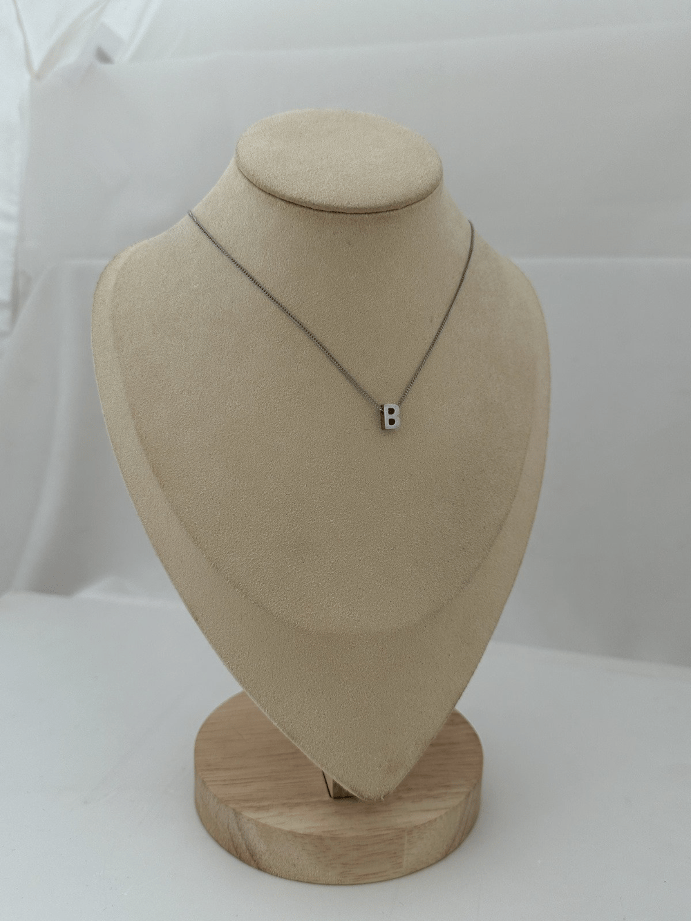 Çelik Gümüş Minimal 3 Boyutlu Harf Kolye (44 cm)