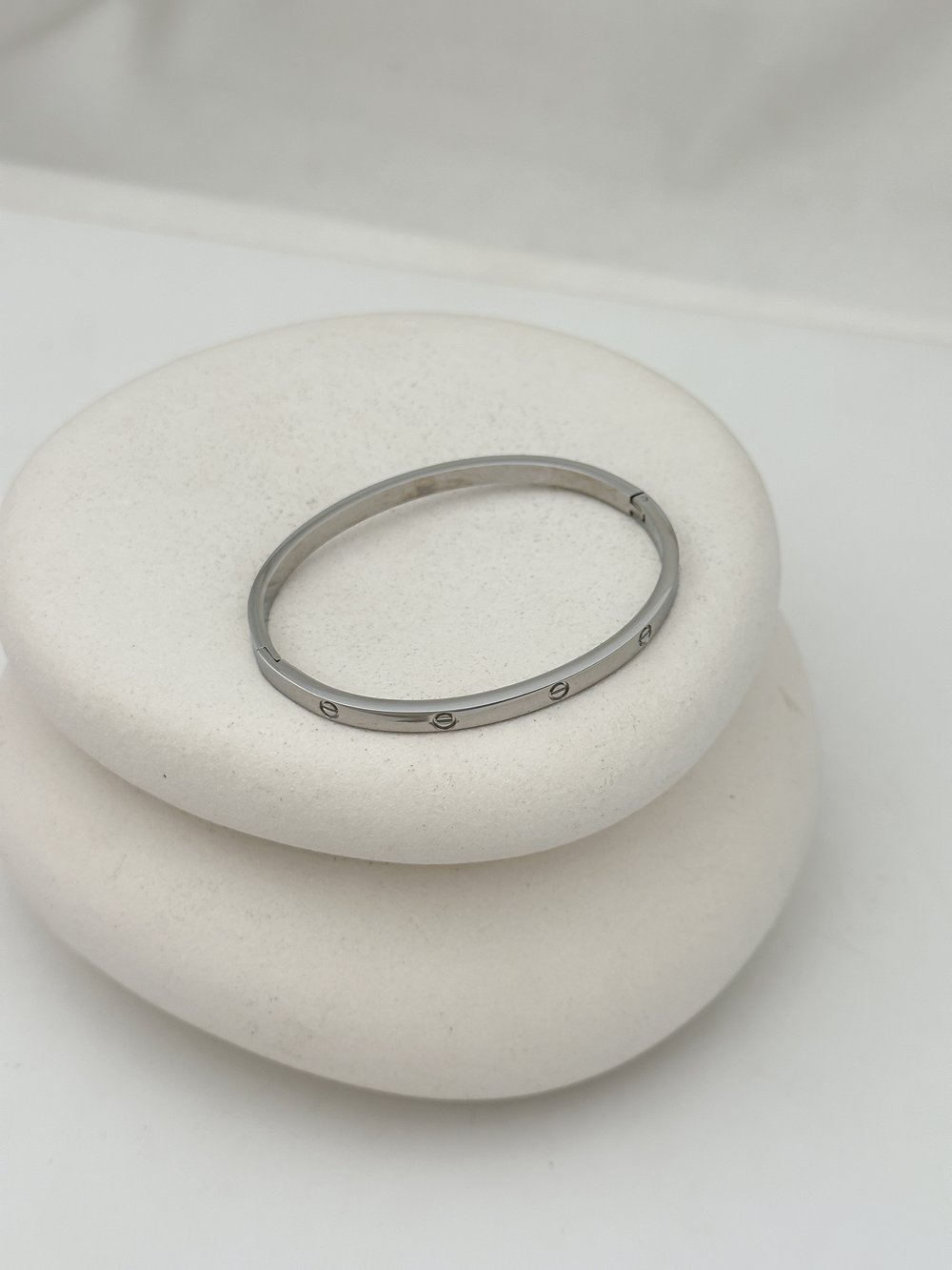 Çelik İnce Model Taşsız Marka Kelepçe Bileklik ( İç Çap : 6 Cm )