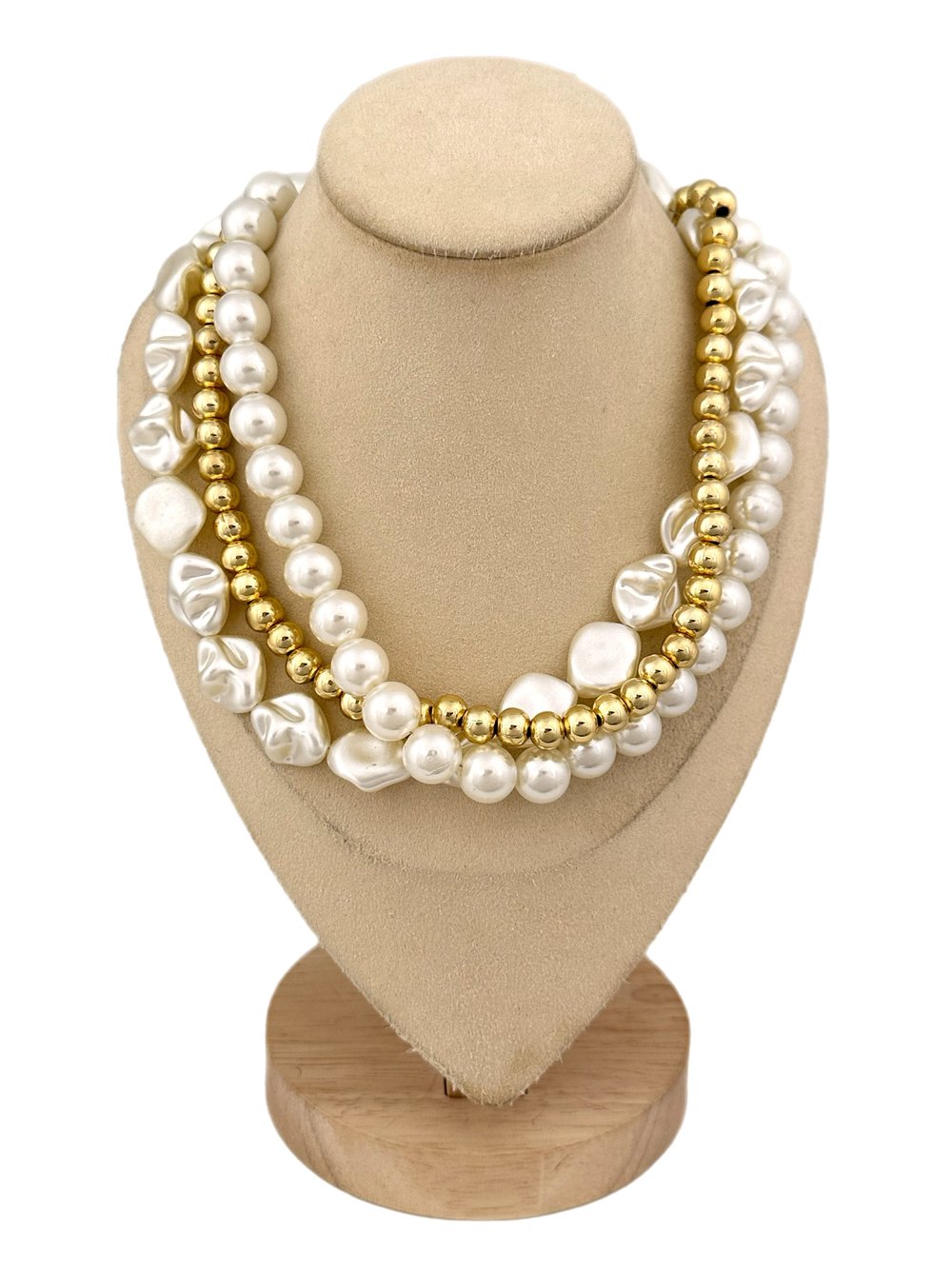 Gold Topçuk ve Barok İnci Görünüm Sıralı Üçlü Görünüm Kolye (49 Cm)