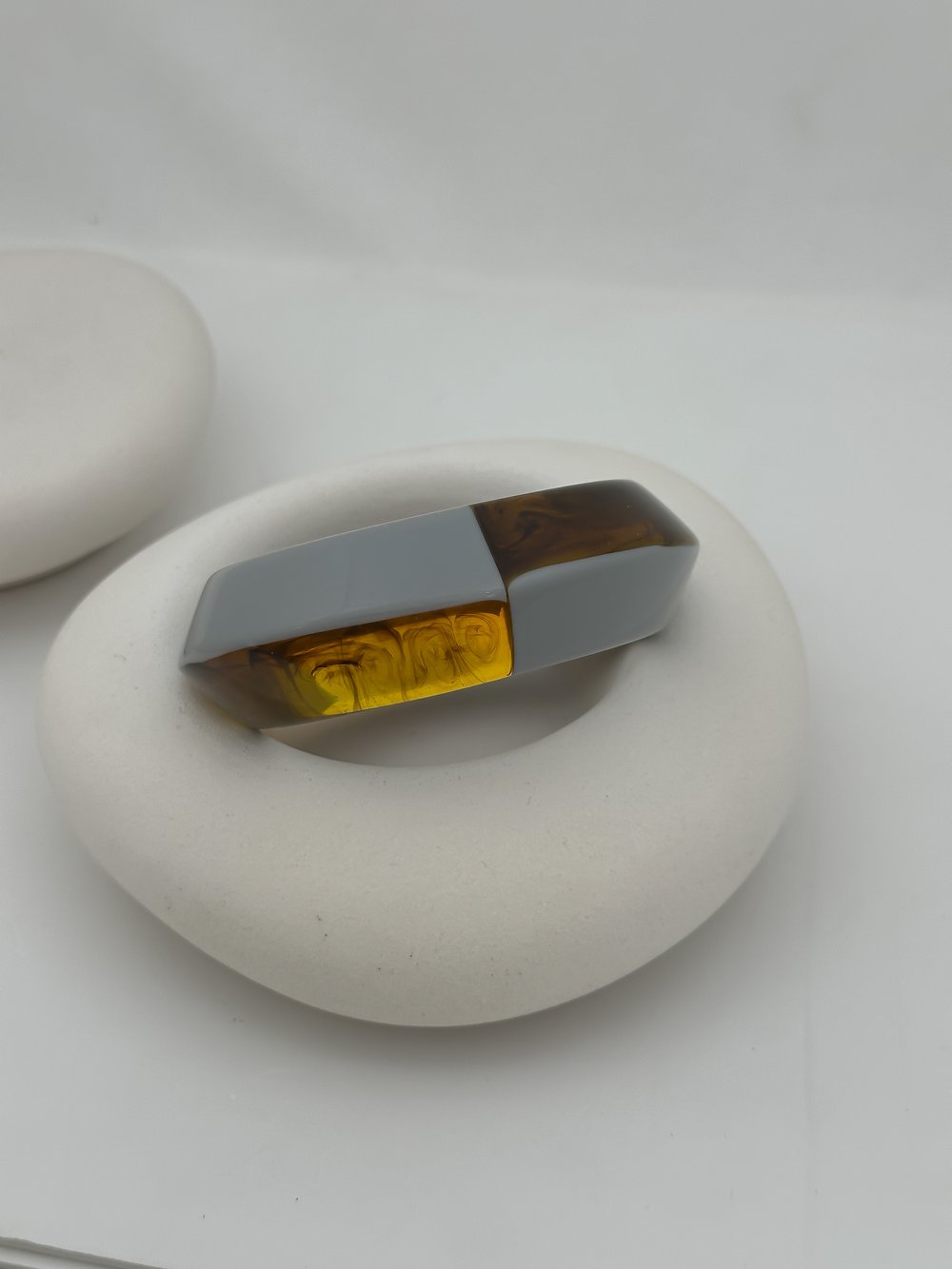 Gri Kahve Renkli Kemik Model İki Renk Kelepçe Bileklik (6.5 Cm)