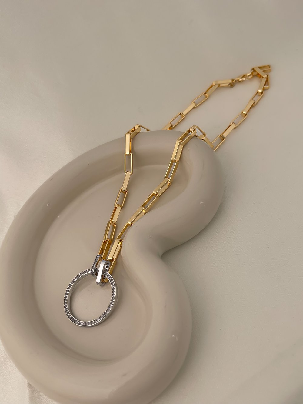 Gümüş Zirkon Taşlı Daire Uç Gold Geçmeli Zincir Kolye (49 Cm)