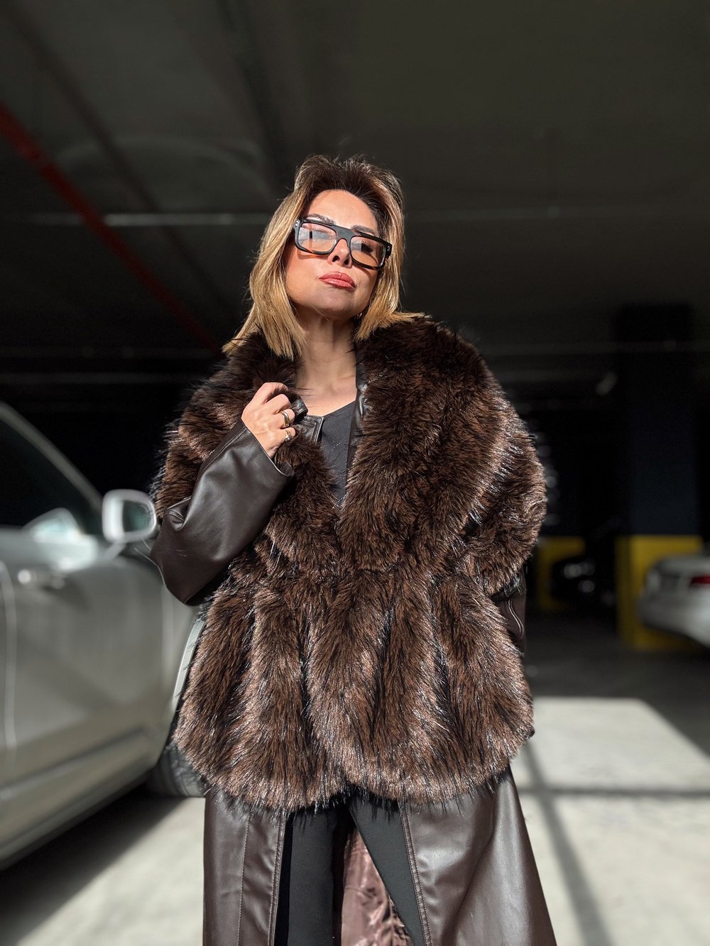 Kahverengi Peluş Kürklü Şal