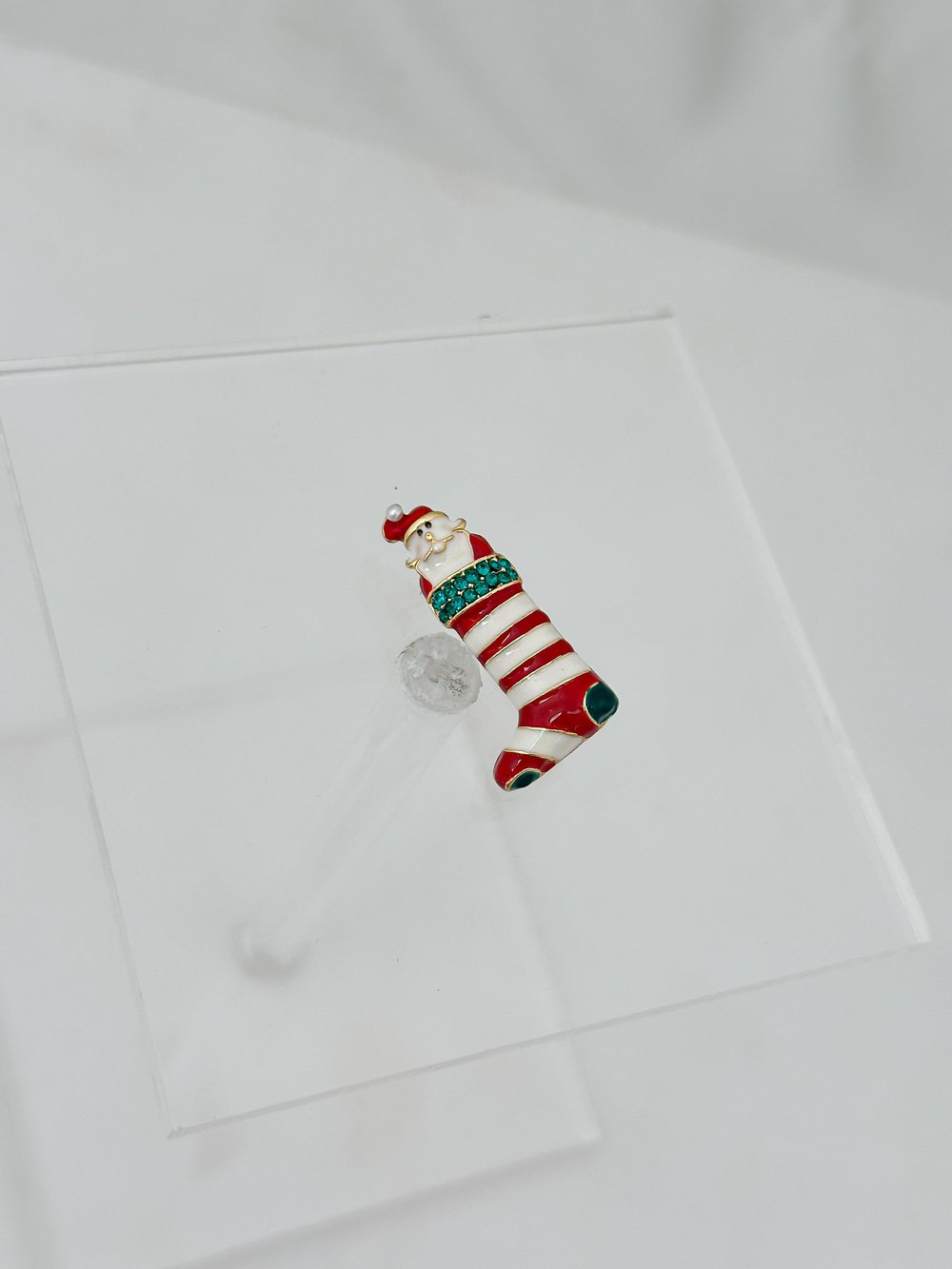 Noel Baba Figür Yeşil Taşlı Çorap Broş