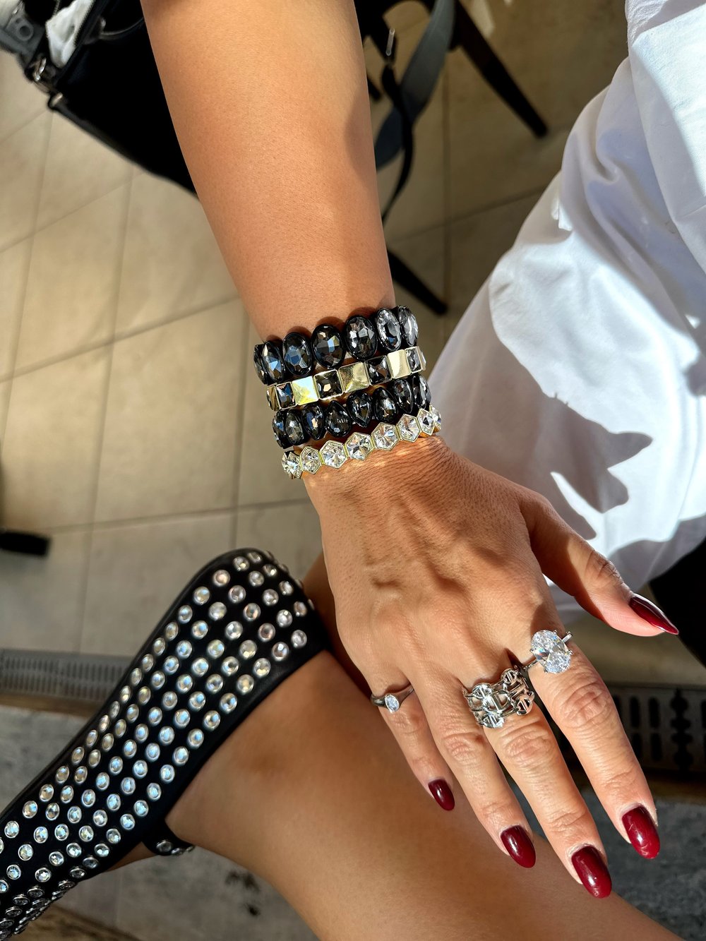 Özel Seri Geçişli Kristal Taşlı Damla Model Lastikli Bileklik Kombini