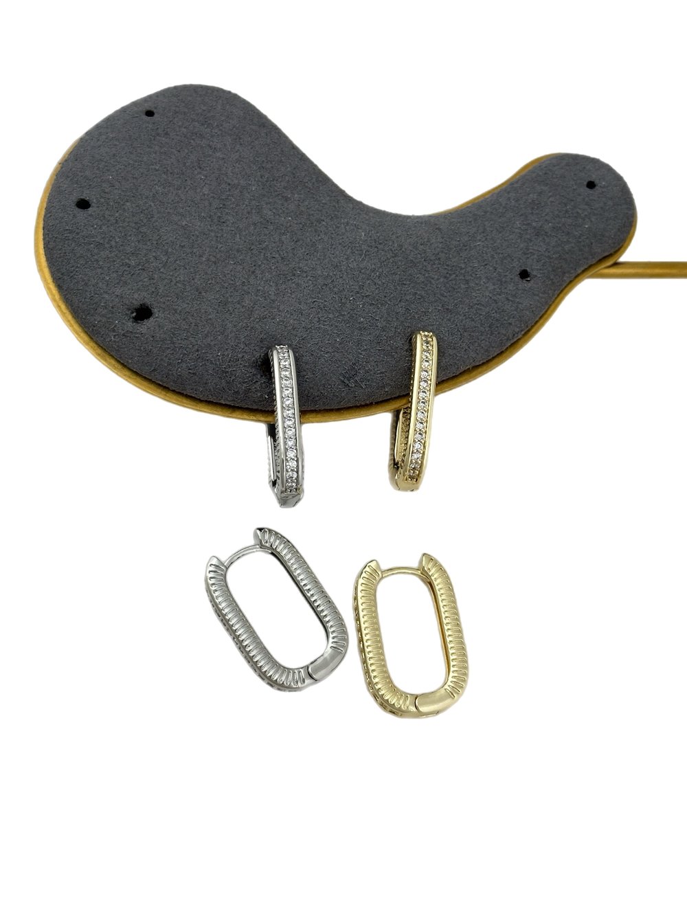 Özel Seri İşlemeli Zirkon Taşlı Oval Küpe
