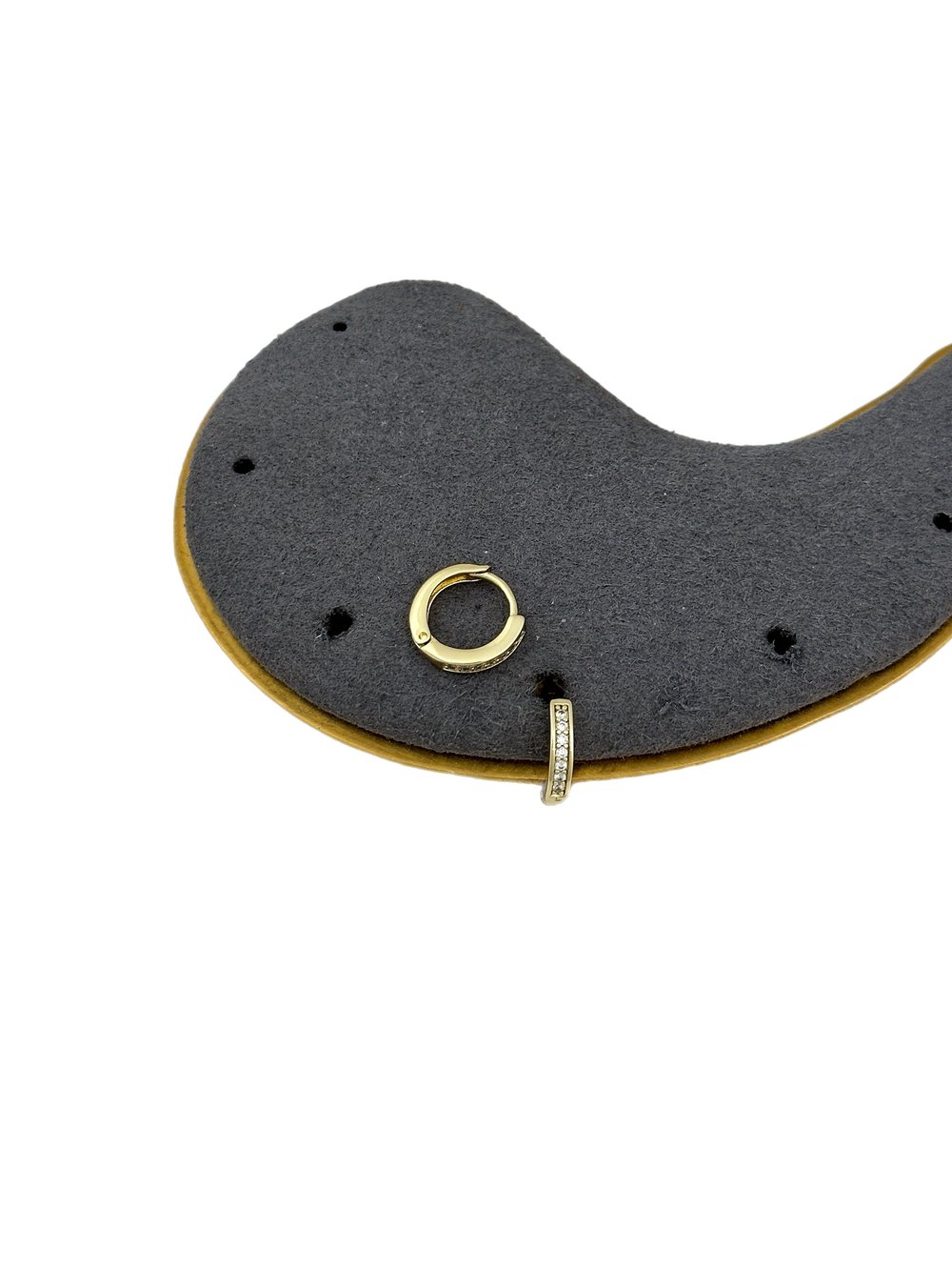 Özel Seri Zirkon Taşlı Mini Halka Küpe ( İç Çap : 8 mm )