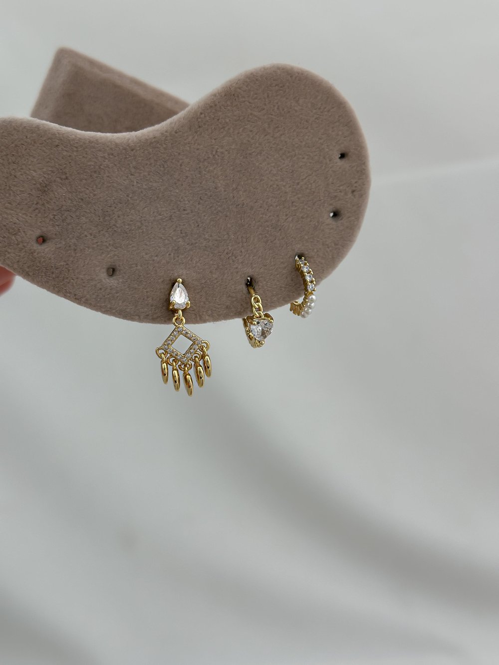 Özel Seri Zirkon Taşlı ve Mini İncili Üçlü Set Küpe